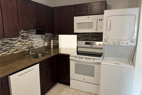 Condo in Lake Worth, Florida, 2 bedrooms  № 1270504 - photo 2