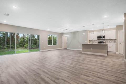 Villa ou maison à louer à Eustis, Floride: 4 chambres, 171.96 m2 № 1346990 - photo 2