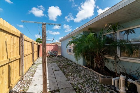 Casa en venta en Port Richey, Florida, 3 dormitorios, 126.81 m2 № 1346612 - foto 29