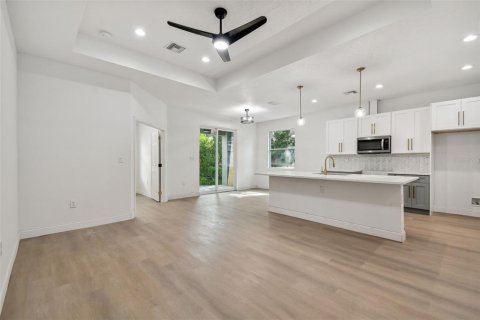 Casa en venta en Tampa, Florida, 3 dormitorios, 136.01 m2 № 1347355 - foto 11