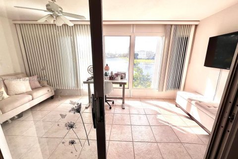 Copropriété à vendre à Deerfield Beach, Floride: 1 chambre, 55.28 m2 № 1294831 - photo 9