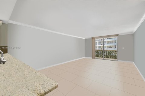 Condo in Hallandale Beach, Florida, 1 bedroom  № 1294871 - photo 7