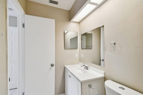 Townhouse in Tampa, Florida 2 bedrooms, 95.13 sq.m. № 1087021 - photo 30