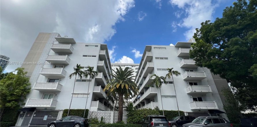 Condo in Miami Beach, Florida, 1 bedroom  № 1378850