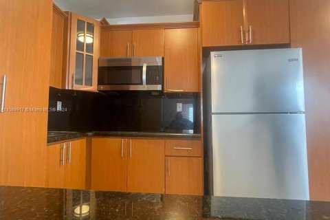 Condo in Miami Beach, Florida, 1 bedroom  № 1179165 - photo 9