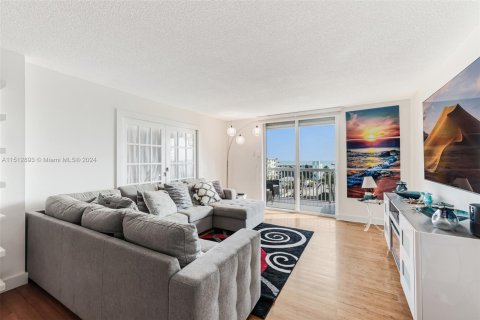 Copropriété à vendre à Hollywood, Floride: 2 chambres, 116.5 m2 № 949463 - photo 15