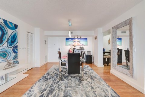 Copropriété à vendre à Hollywood, Floride: 2 chambres, 116.5 m2 № 949463 - photo 11