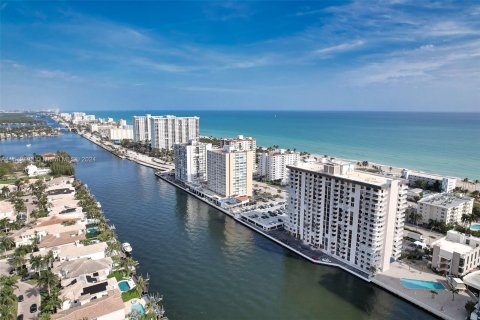 Condominio en venta en Hollywood, Florida, 2 dormitorios, 116.5 m2 № 949463 - foto 6