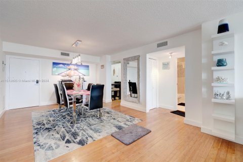 Copropriété à vendre à Hollywood, Floride: 2 chambres, 116.5 m2 № 949463 - photo 12