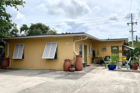 Immobilier commercial à vendre à West Palm Beach, Floride: 162.76 m2 № 1207884 - photo 3