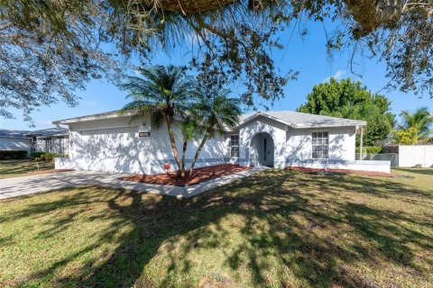 Casa en venta en Fort Myers, Florida, 3 dormitorios, 122.07 m2 № 926641 - foto 1