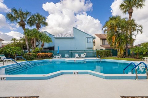 Copropriété à vendre à Stuart, Floride: 2 chambres, 108.14 m2 № 860496 - photo 1