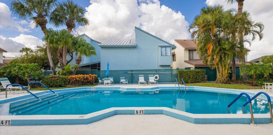 Condo in Stuart, Florida, 2 bedrooms  № 860496