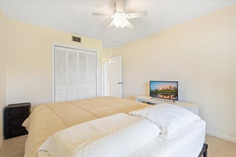 Condo in Stuart, Florida, 2 bedrooms  № 860496 - photo 6