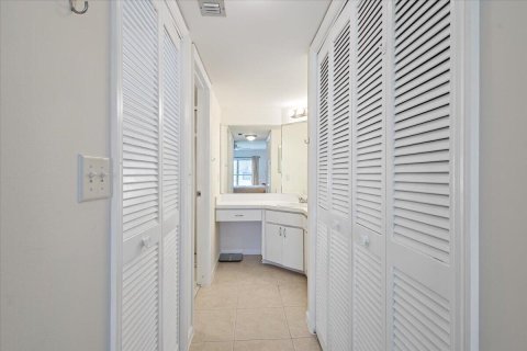 Condo in Stuart, Florida, 2 bedrooms  № 860496 - photo 9