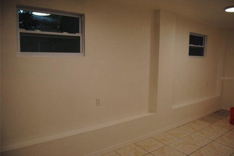 House in Tampa, Florida 3 bedrooms, 121.33 sq.m. № 1378218 - photo 4