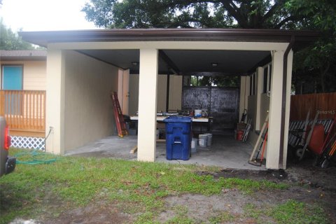 House in Tampa, Florida 3 bedrooms, 121.33 sq.m. № 1378218 - photo 11