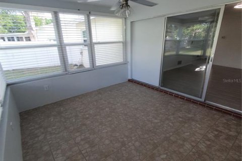 House in Palm Harbor, Florida 2 bedrooms, 89.56 sq.m. № 1378219 - photo 12