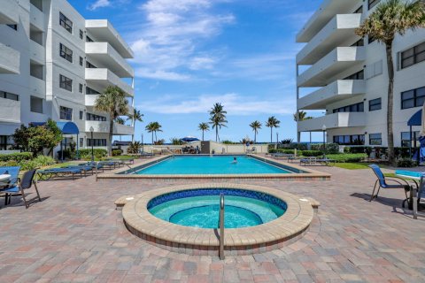 Copropriété à vendre à Deerfield Beach, Floride: 2 chambres, 94.85 m2 № 1155793 - photo 4