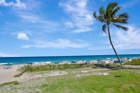 Condo in Deerfield Beach, Florida, 2 bedrooms  № 1155793 - photo 1