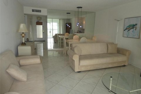 Condo in Delray Beach, Florida, 1 bedroom  № 1155664 - photo 13