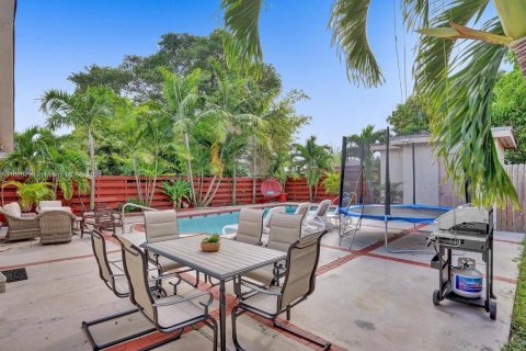 Casa en venta en Hallandale Beach, Florida, 4 dormitorios, 143.26 m2 № 1282608 - foto 28