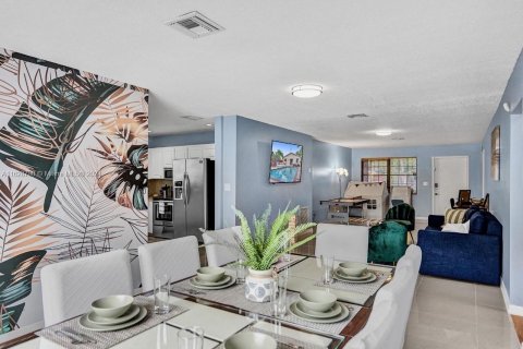 Villa ou maison à vendre à Hallandale Beach, Floride: 4 chambres, 143.26 m2 № 1282608 - photo 7