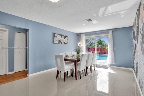 Villa ou maison à vendre à Hallandale Beach, Floride: 4 chambres, 143.26 m2 № 1282608 - photo 20