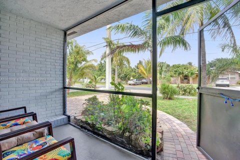 Villa ou maison à vendre à Hallandale Beach, Floride: 4 chambres, 143.26 m2 № 1282608 - photo 6