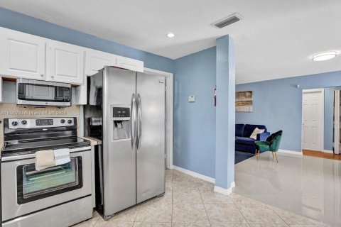 Casa en venta en Hallandale Beach, Florida, 4 dormitorios, 143.26 m2 № 1282608 - foto 13