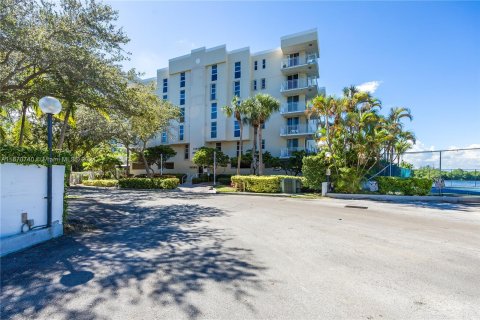 Copropriété à vendre à North Miami Beach, Floride: 2 chambres, 124.49 m2 № 1389944 - photo 27