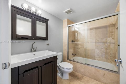 Copropriété à vendre à North Miami Beach, Floride: 2 chambres, 124.49 m2 № 1389944 - photo 6