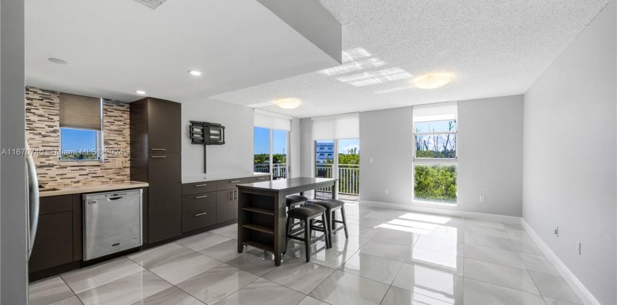 Condo à North Miami Beach, Floride, 2 chambres  № 1389944