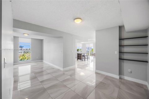 Condominio en venta en North Miami Beach, Florida, 2 dormitorios, 124.49 m2 № 1389944 - foto 8