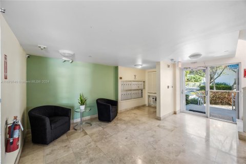 Copropriété à vendre à North Miami Beach, Floride: 2 chambres, 124.49 m2 № 1389944 - photo 24