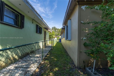 Casa en venta en Miami, Florida, 4 dormitorios, 170.38 m2 № 1389948 - foto 27