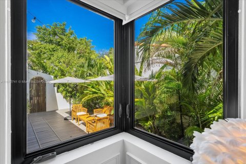 Villa ou maison à vendre à Miami, Floride: 4 chambres, 192.87 m2 № 1389945 - photo 24