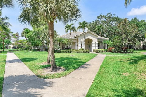 Townhouse in West Palm Beach, Florida 2 bedrooms, 111.67 sq.m. № 1186625 - photo 13