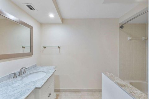 Copropriété à vendre à Deerfield Beach, Floride: 2 chambres, 102.84 m2 № 1154253 - photo 13