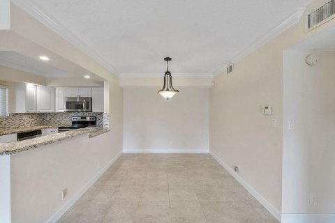 Condo in Deerfield Beach, Florida, 2 bedrooms  № 1154253 - photo 21