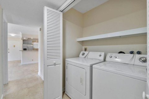 Copropriété à vendre à Deerfield Beach, Floride: 2 chambres, 102.84 m2 № 1154253 - photo 11