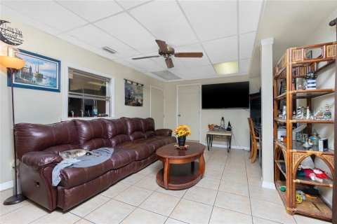 House in Port Charlotte, Florida 3 bedrooms, 147.81 sq.m. № 1369953 - photo 18