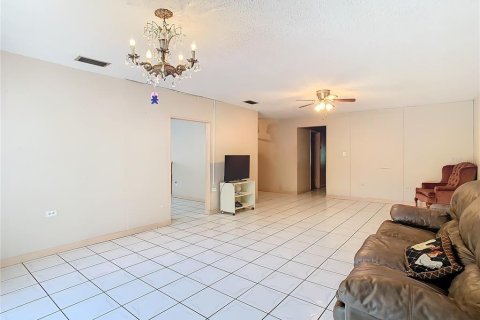 Casa en venta en Tampa, Florida, 3 dormitorios, 147.71 m2 № 1370021 - foto 11