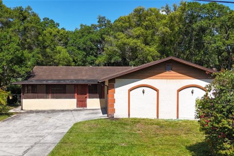 Villa ou maison à vendre à Tampa, Floride: 3 chambres, 147.71 m2 № 1370021 - photo 2