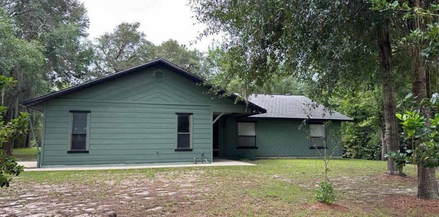 House in Ocala, Florida 3 bedrooms, 157.93 sq.m. № 1298207