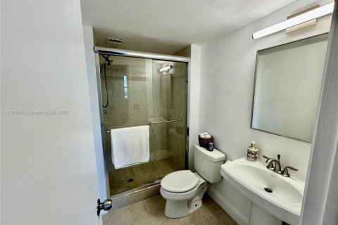 Купить кондоминиум в Авентура, Флорида 2 спальни, 113.34м2, № 1184462 - фото 22