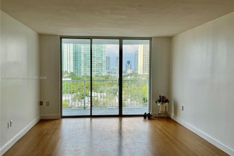 Copropriété à vendre à Aventura, Floride: 2 chambres, 113.34 m2 № 1184462 - photo 7