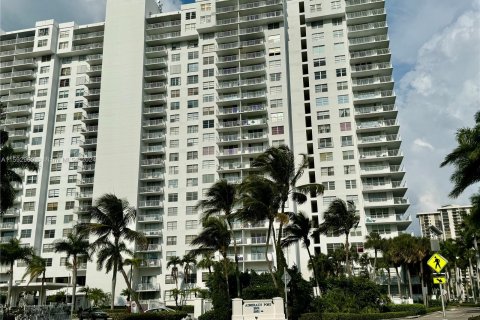 Condo in Aventura, Florida, 2 bedrooms  № 1184462 - photo 2