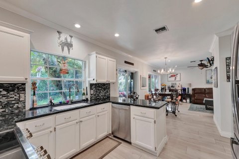 Villa ou maison à vendre à Coral Springs, Floride: 4 chambres, 226.22 m2 № 1221626 - photo 21