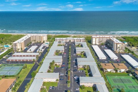 Condominio en venta en Cocoa Beach, Florida, 2 dormitorios, 83.61 m2 № 1384736 - foto 24